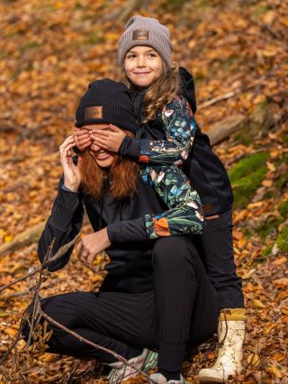Podzimní příroda 🍂 a design AUTUMN MEDAW Softshell kabátky a bundy pro malé i velké slečny 👧🏼👩‍🦰 Náplety, díry na palec a...